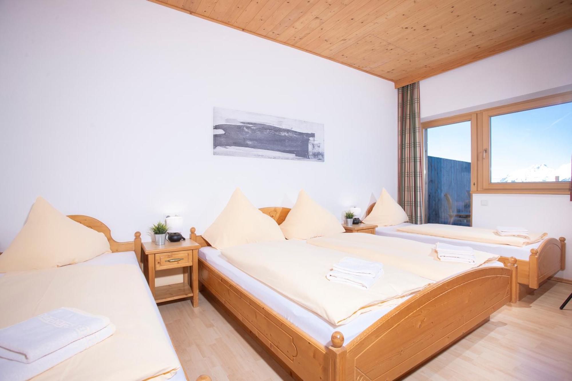 Alpenrelax Krepperhuette Hotel Volders Exterior photo