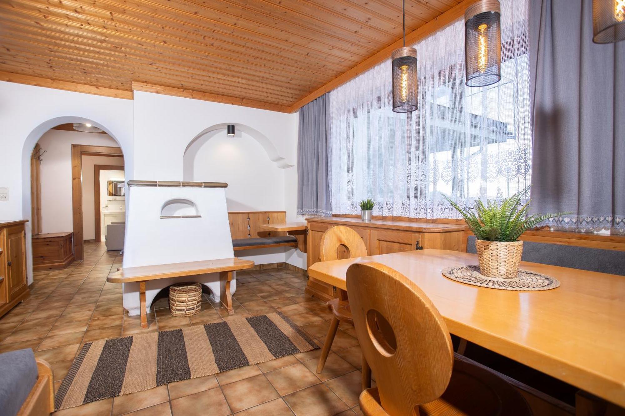 Alpenrelax Krepperhuette Hotel Volders Exterior photo