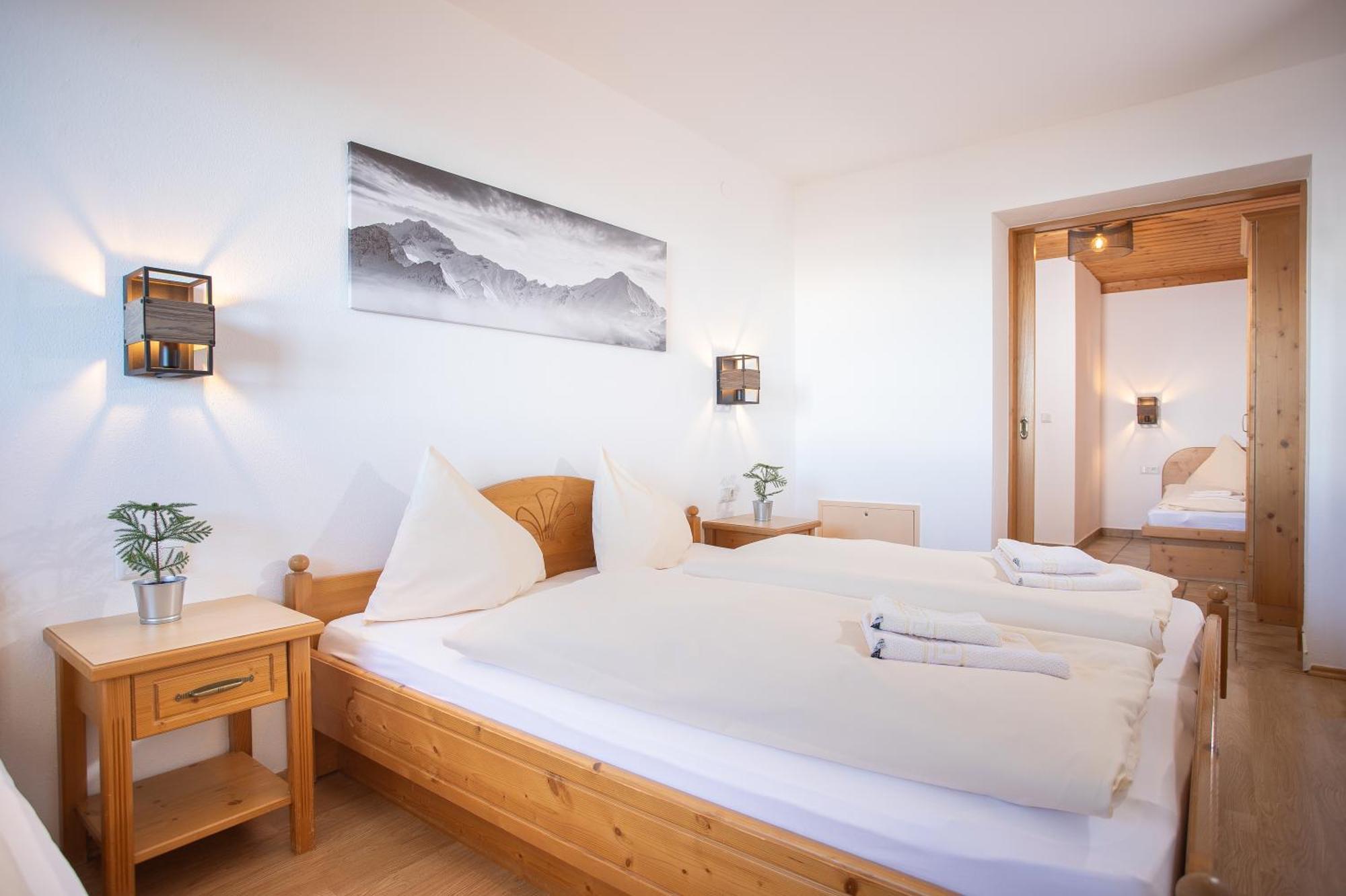 Alpenrelax Krepperhuette Hotel Volders Exterior photo
