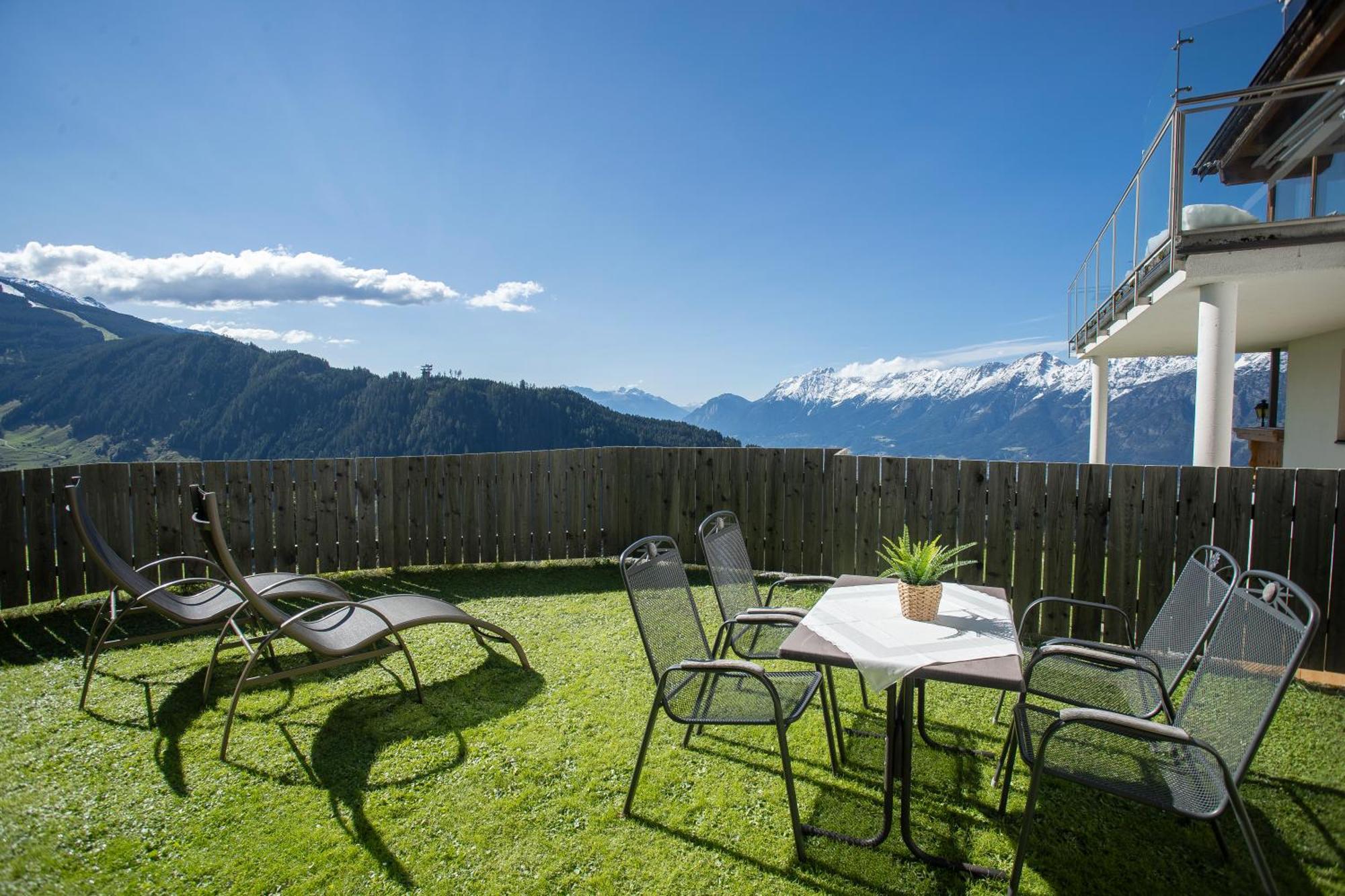 Alpenrelax Krepperhuette Hotel Volders Exterior photo